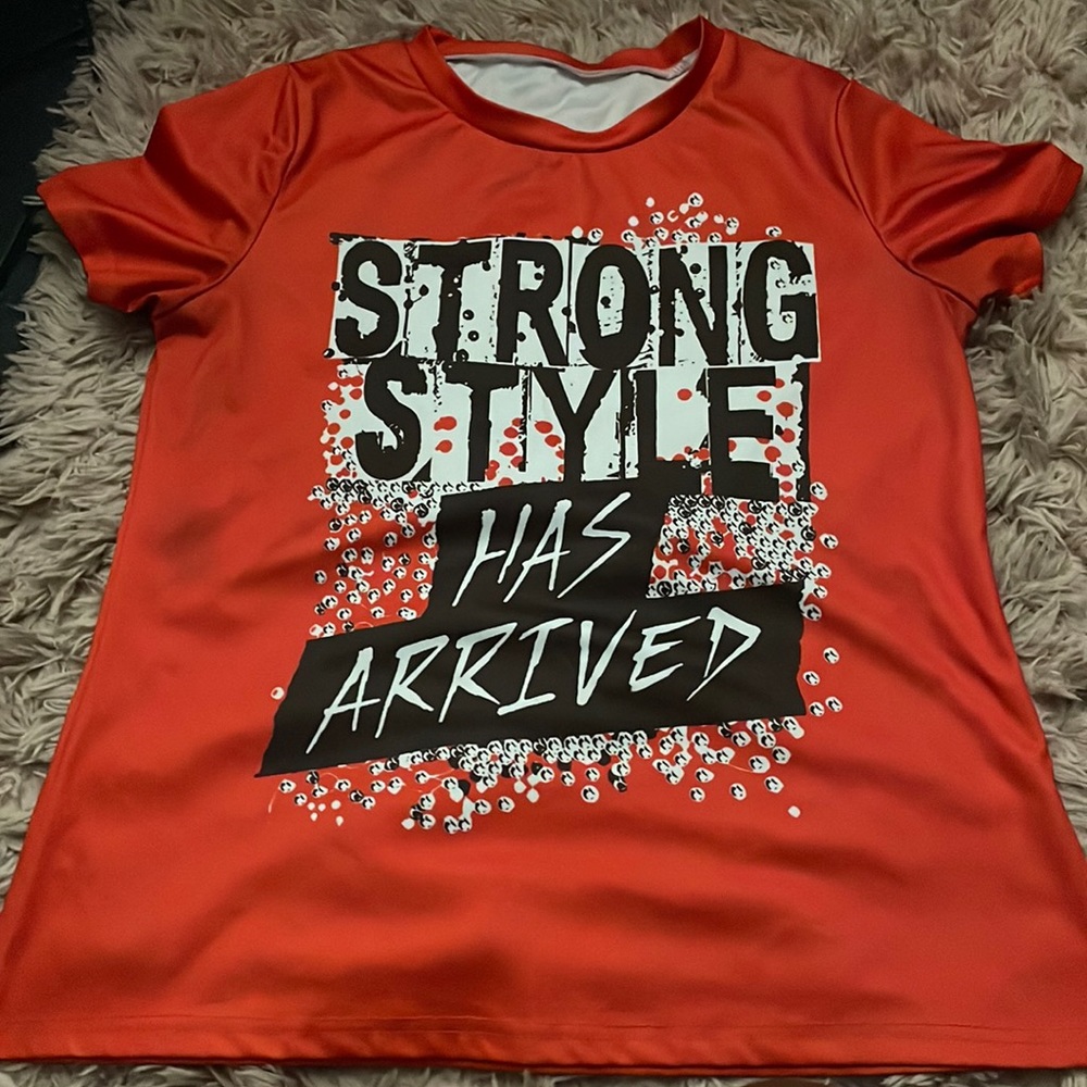 It’s a medium I order the wrong size it’s black and red and white